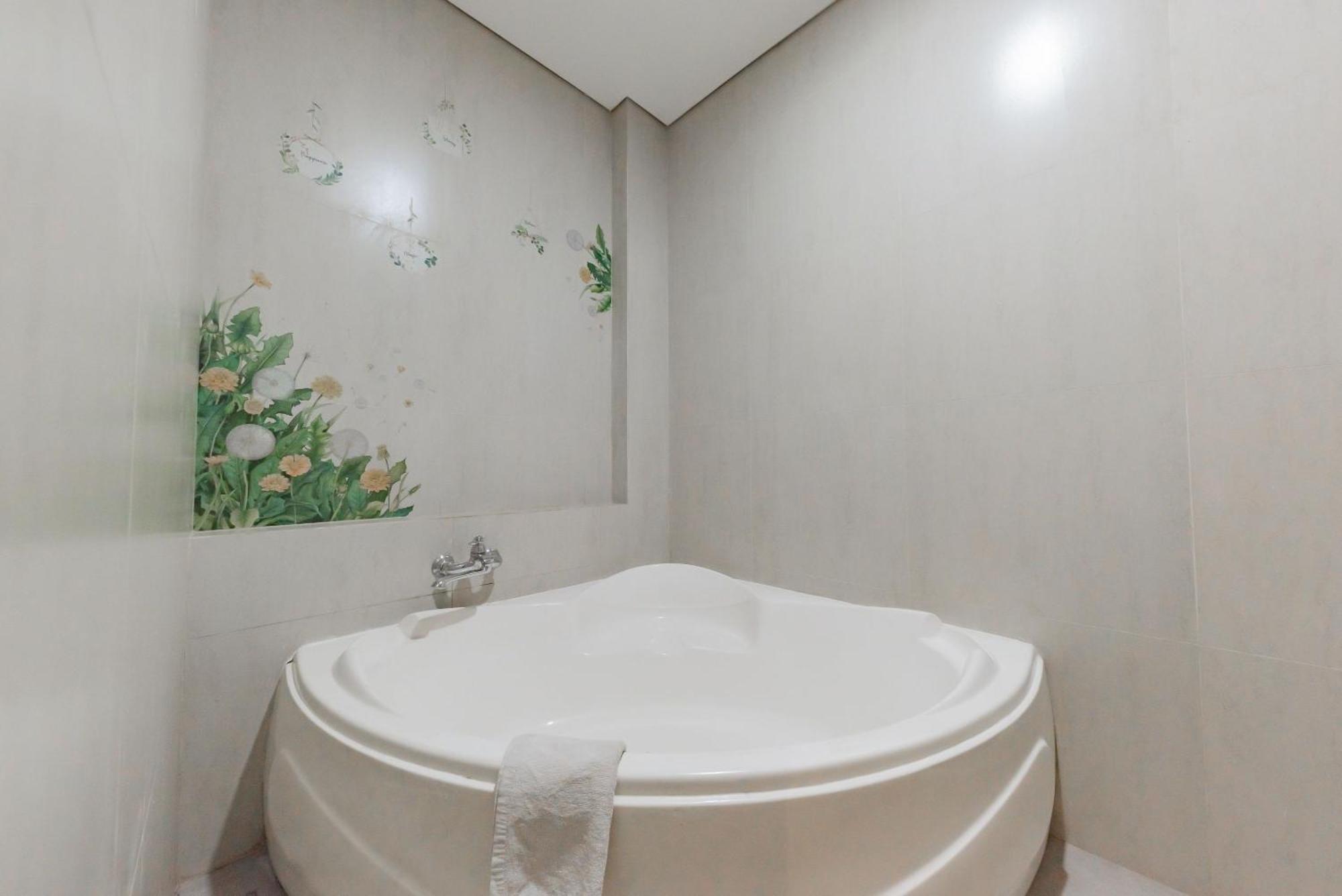Sans Hotel Alexander Bandung Bilik gambar